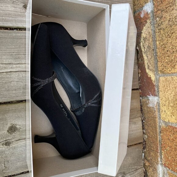 Vintage Stuart Weitzman Womens Pump Size 6 Black Satin High Heels - Picture 10 of 13